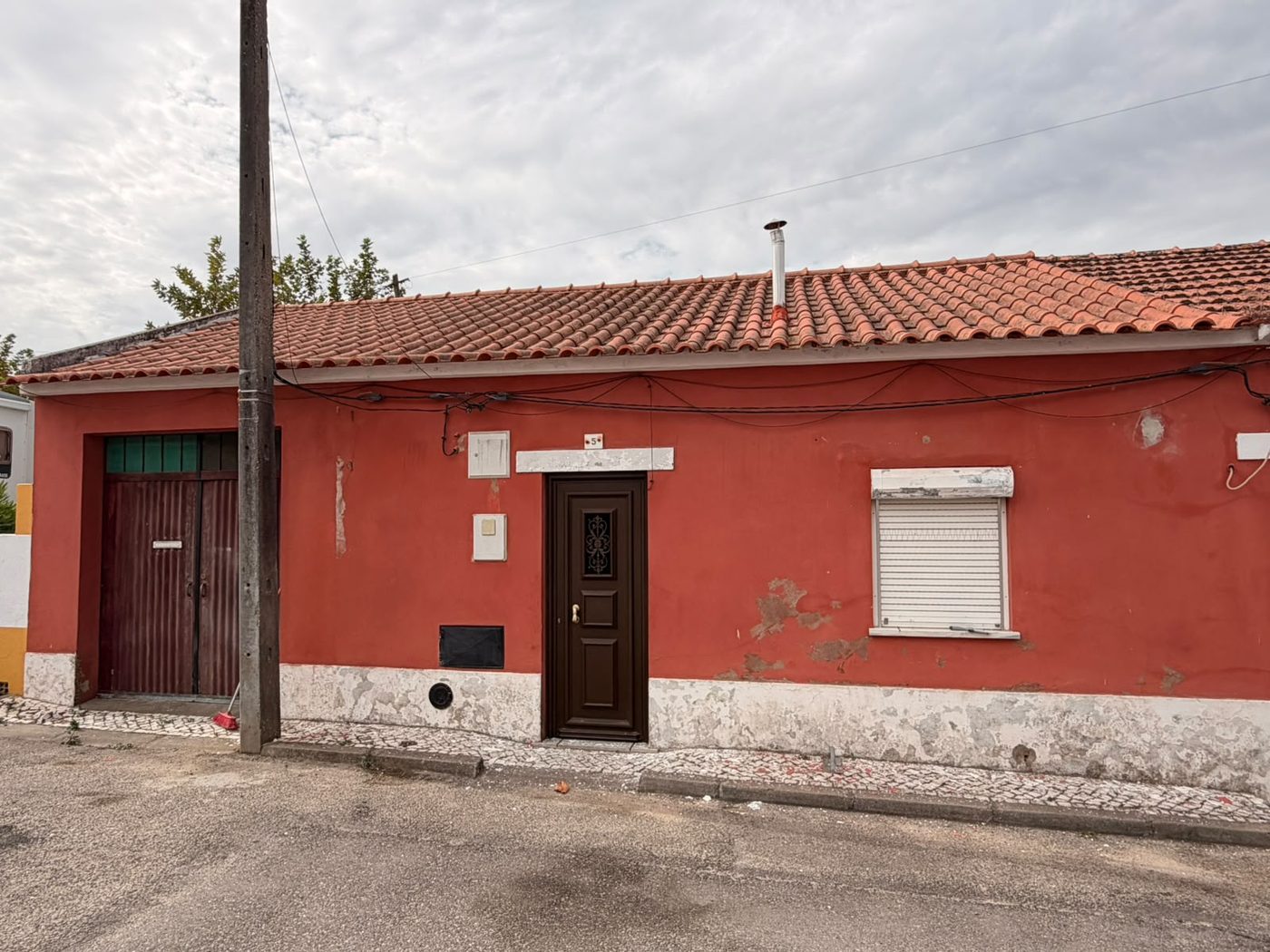 Fachada centralizada, antes da pintura