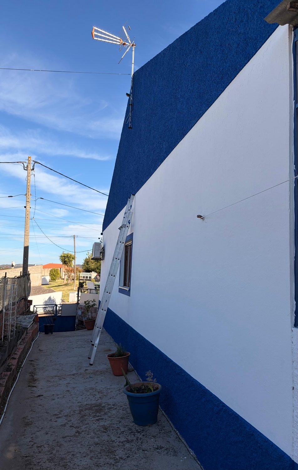 Outra lateral da casa depois da pintura