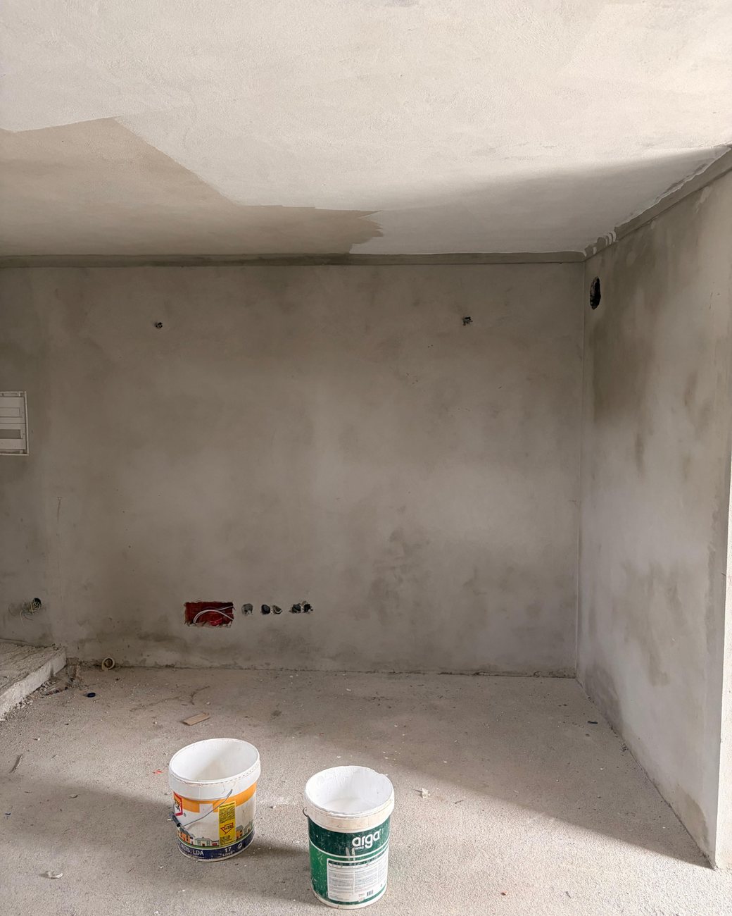 Quarto, antes da pintura